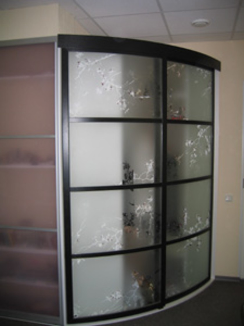 Шкаф купе радиусный с рисунком на стекле Анапа