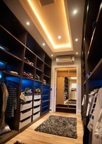 Большая открытая гардеробная комната с комбинированным наполнением Анапа